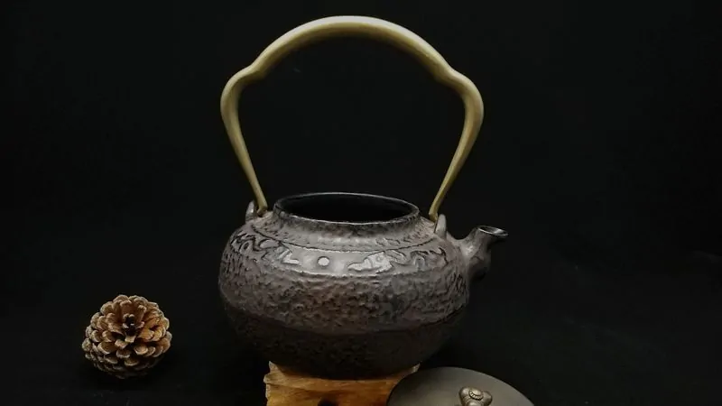 clean cast iron tea kettle