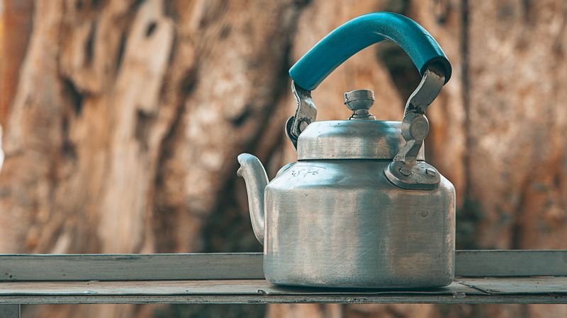 clean stainless steel kettle