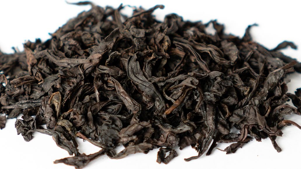 dark oolong tea leaves