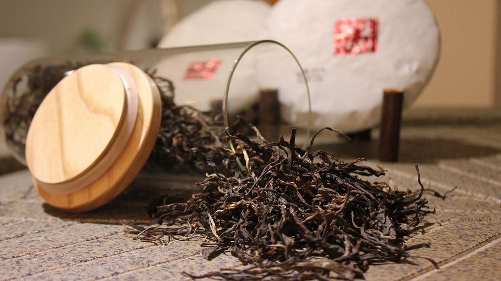 can tea leaves go into kitchen sink grinder