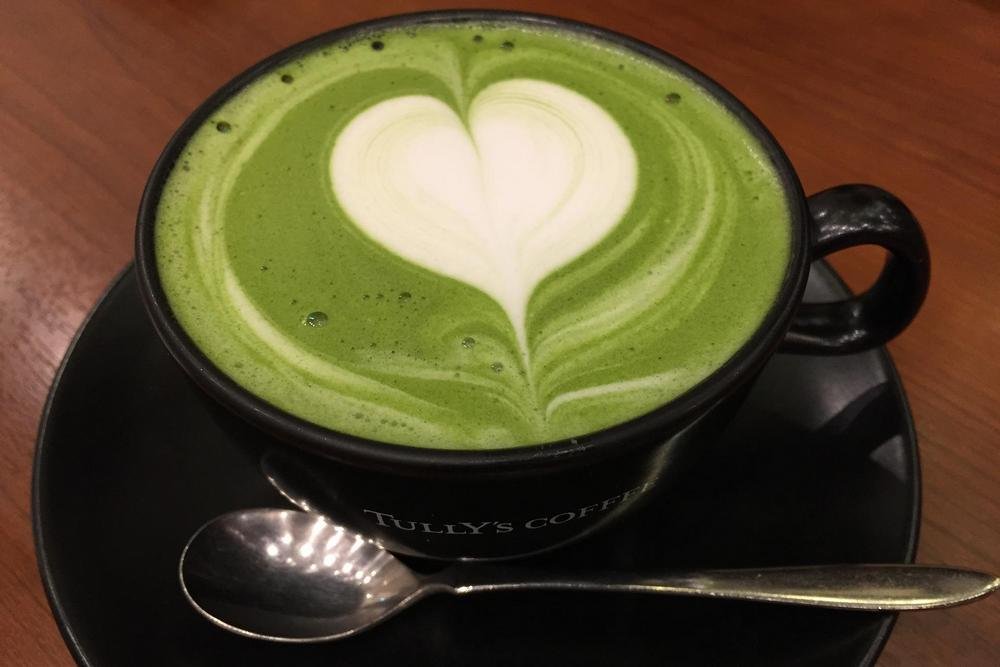 matcha latte with milk