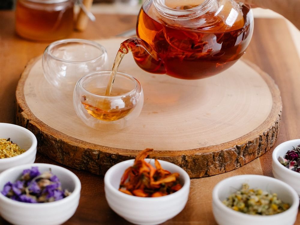 making tea from dried leaves